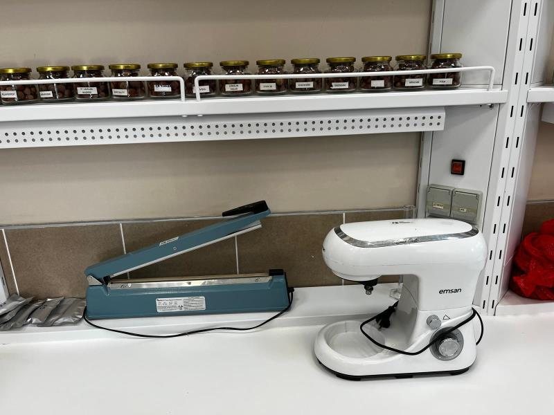 Packaging and weighing bench